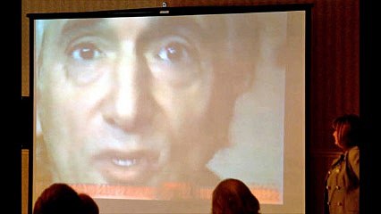 Entrevue avec le Dr Michael Wolf  " La Terre doit survivre face à une cabale puissante " par Paola Harris