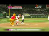 [Y-STAR] Jeon Hyo-sung throws a ball as ceremony in the baseball stadium (전효성 시구)