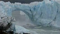 Ice arch collapse caught on film in Patagonia