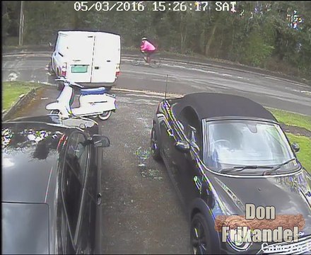 Scooter robbed in broad daylight by carrying it into a van, United Kingdom