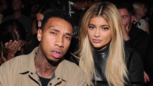 Kylie Jenner Copies Kims Nude Selfie Cuddles Up With Tyga In Orlando