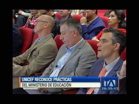 Unicef entrega reconocimiento al Ministerio de Educación