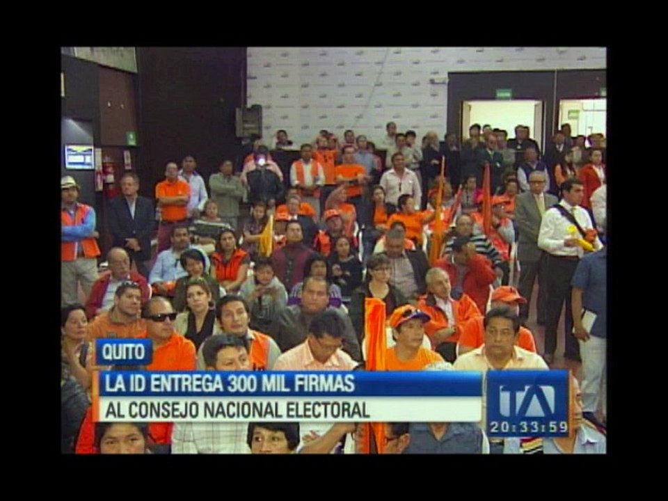 La Izquierda Democrática (ID) entrega 300 mil firmas al Consejo Nacional Electoral
