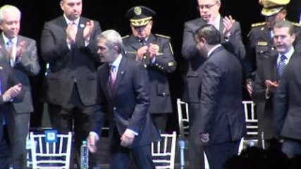 La confianza se gana con la cercanía, Mancera a policías