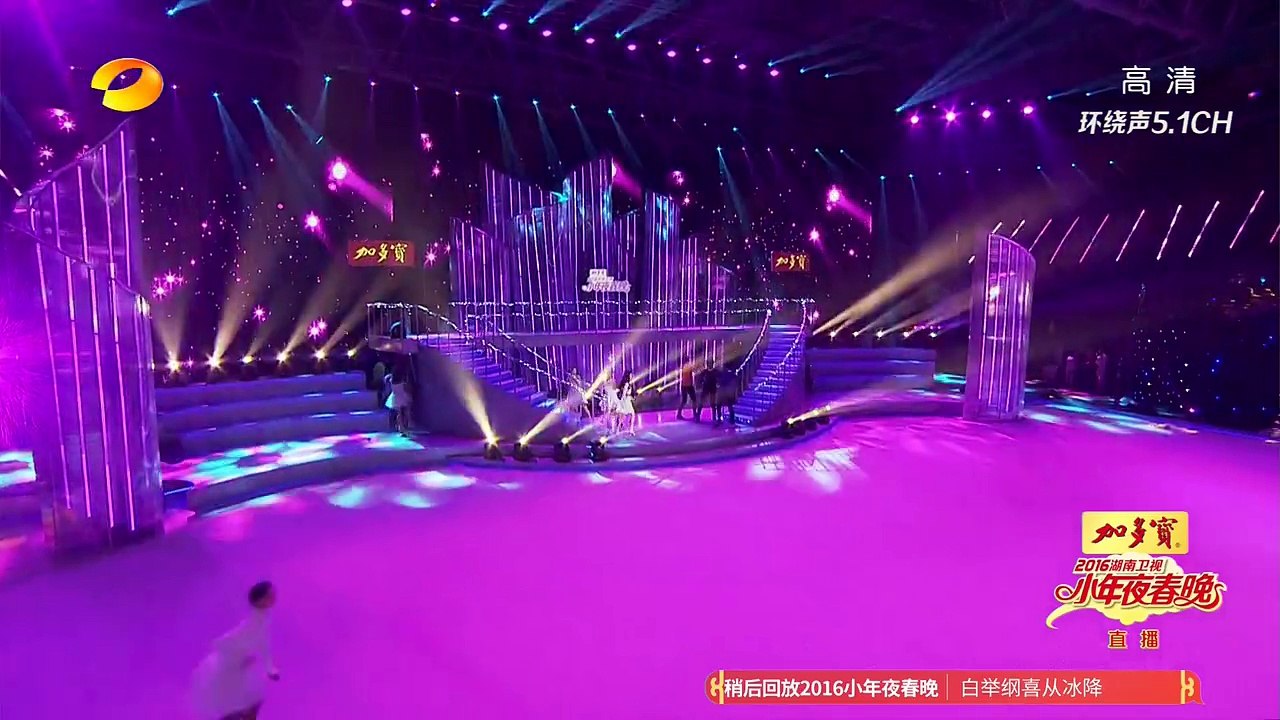 【湖南卫视小年夜春晚】张杰IU 酷哥和甜妹暖心搭配对唱《marry you》