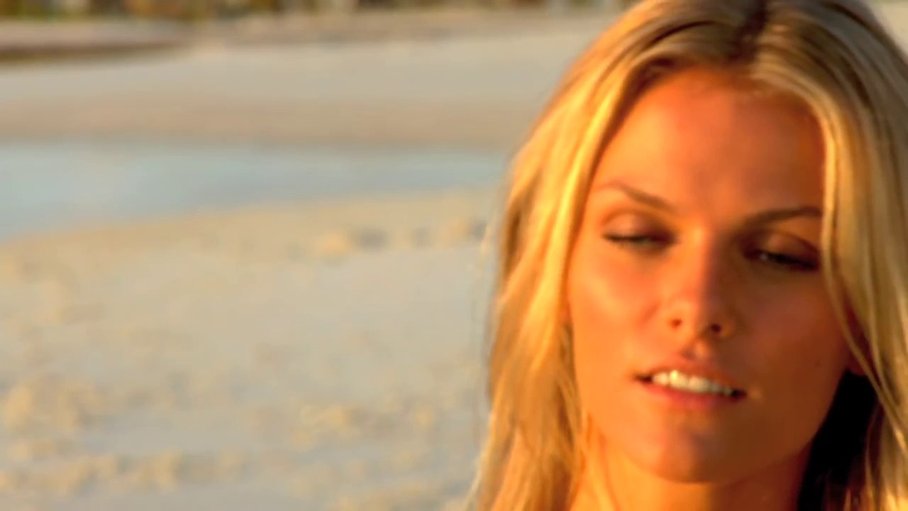 Brooklyn Decker Profile, SI Swimsuit 2010
