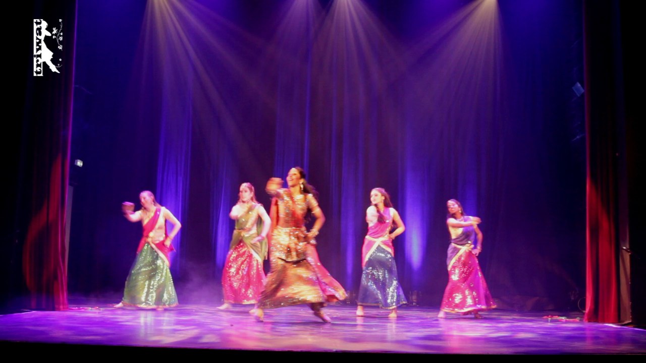 Show Triwat on  international women's day 2016  ville de Morangis FRANCE