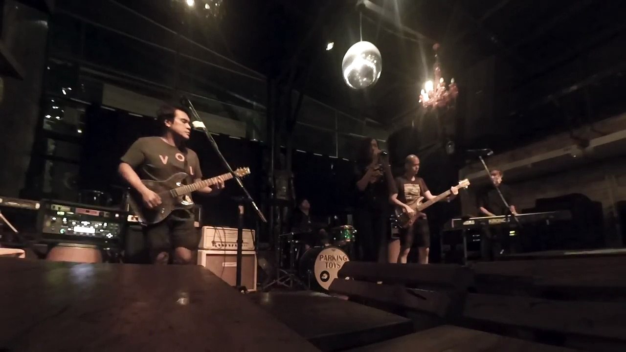 ความรักของคนคนนึง Bra Branner live at Night Market @ Parking Toys