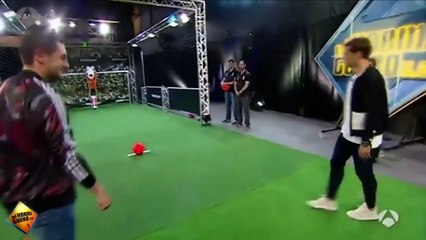 Antoine Griezmann face à la machine. C'est qui le plus fort ?