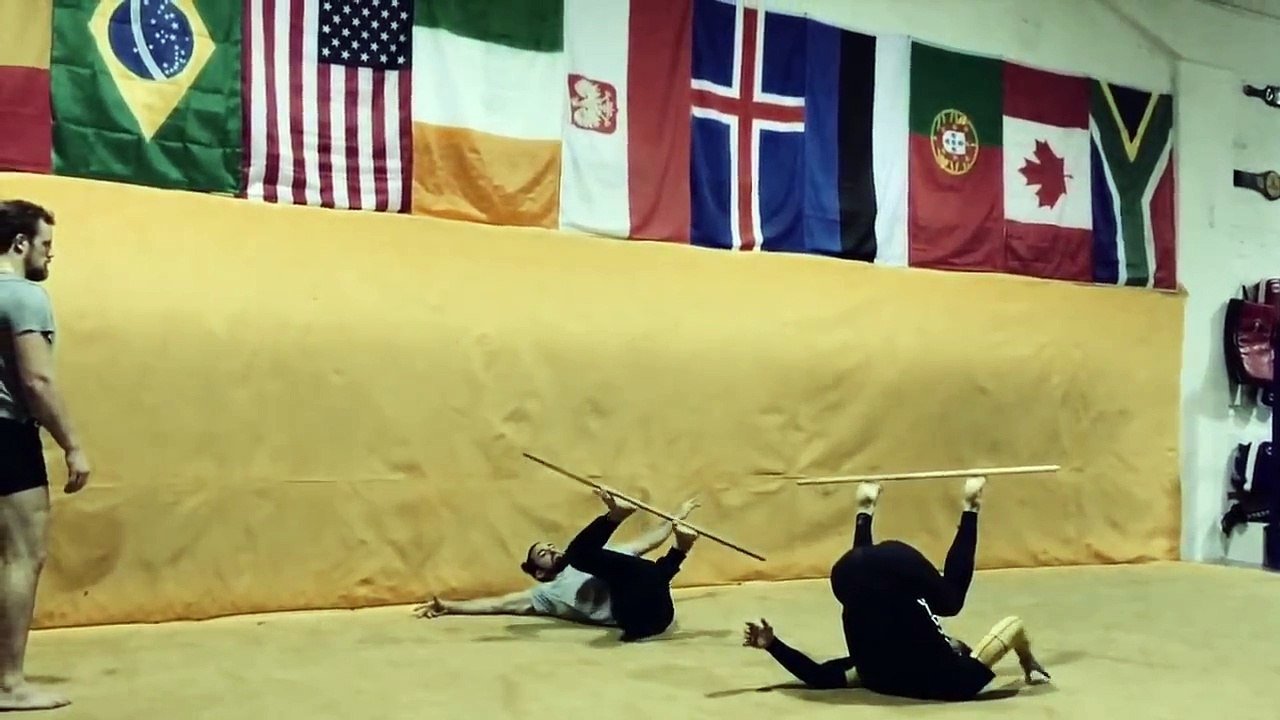 Ido Portal giving lessons to Conor McGregor