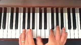O Christmas Tree Piano lesson for beginners
