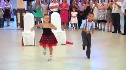 Best dance by little cute girl very funny