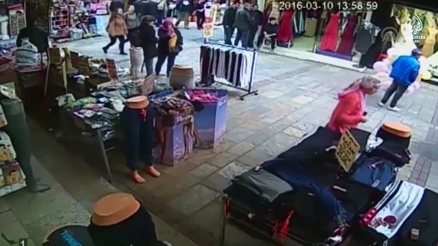 İzmir'de seyyar satıcı çocuğu darp etti