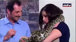 women not fear with snake but afraid of cockroaches