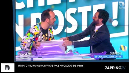 TPMP : Cyril Hanouna effrayé devant un cadeau de Jarry, panique sur le plateau ! (Vidéo)