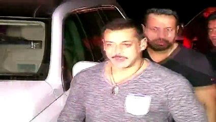 OMG! Salman Khan's Bodyguard Shera BEATS A FAN