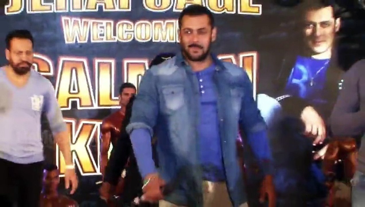 SULTAN: Salman Khan CAUGHT Doing DANGEROUS STUNT