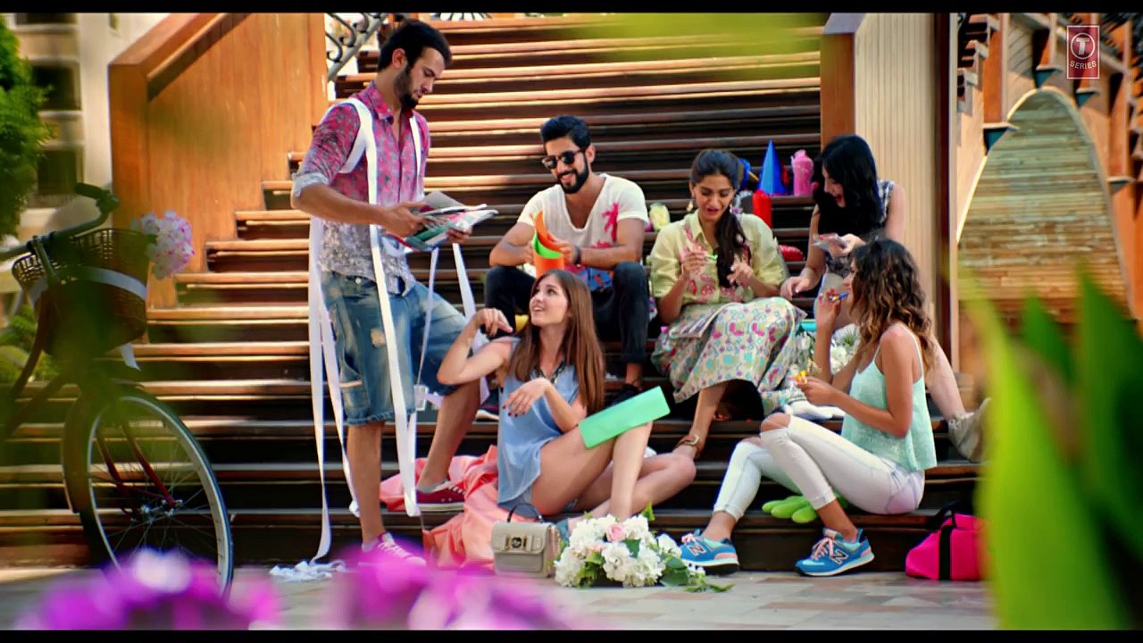 Dheere-Dheere-Se-Meri-Zindagi-Video-Song-OFFICIAL-Hrithik-Roshan-Sonam-Kapoor--Yo-Yo-Honey-Singh
