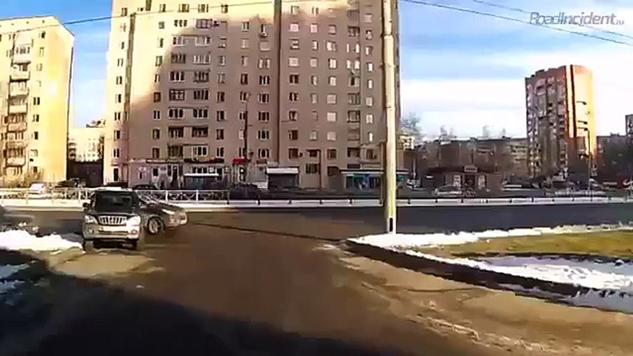 Elle conduit pour la première fois alors qu'elle vient tout juste d'avoir son permis