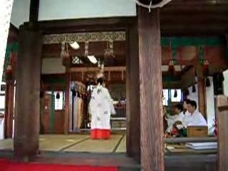 Japon - Nouvel an dans un sanctuaire à Himeji