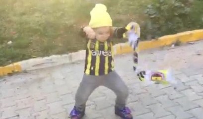 Sosyal medya Fenerbahçeli miniği konuşuyor