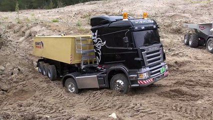 RC truck stuck! Rescue by O&K wheel loader! 4x4 R_C scania got stuck!