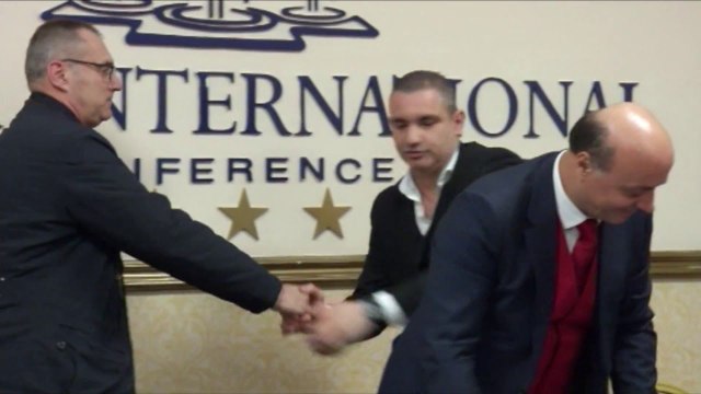 Report TV - Federata Shqiptare e Basketbollit firmos marrëveshjen me nje trajner të huaj