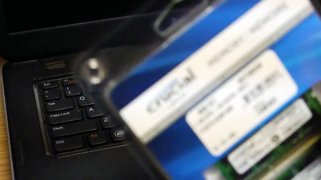 DELL VOSTRO 1540 - UPGRADING RAM AND HOW TO DO IT