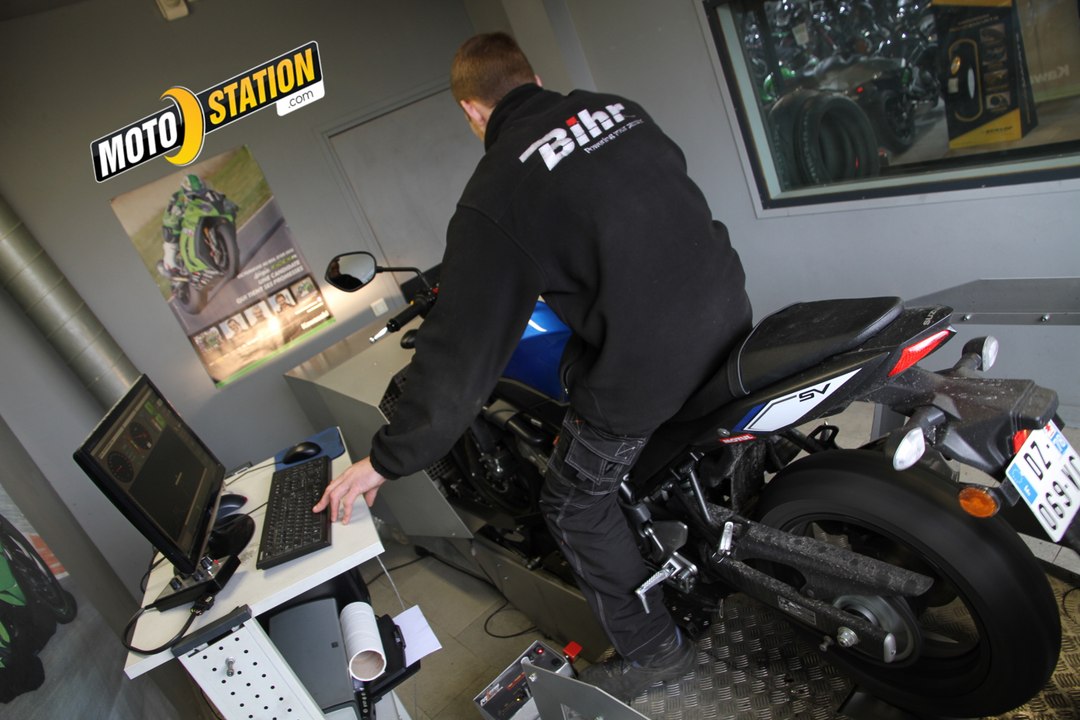 Suzuki SV 650 vs Yamaha MT-07 : Passage au banc