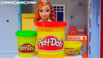 Frozen's Anna makes pizza for Kristoff Elsa and Barbie