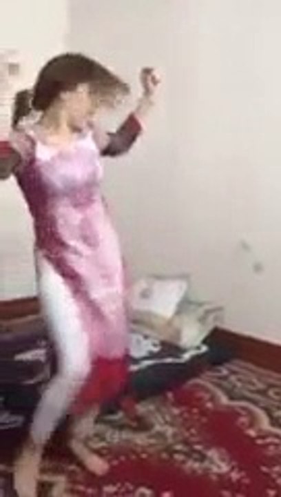 Cute Girl Dance In Room