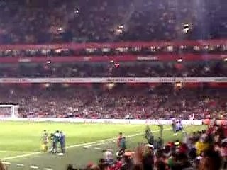 Ronaldo gets a mouthful at Emirates