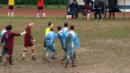 Jogador expulso agride árbitro em Itália