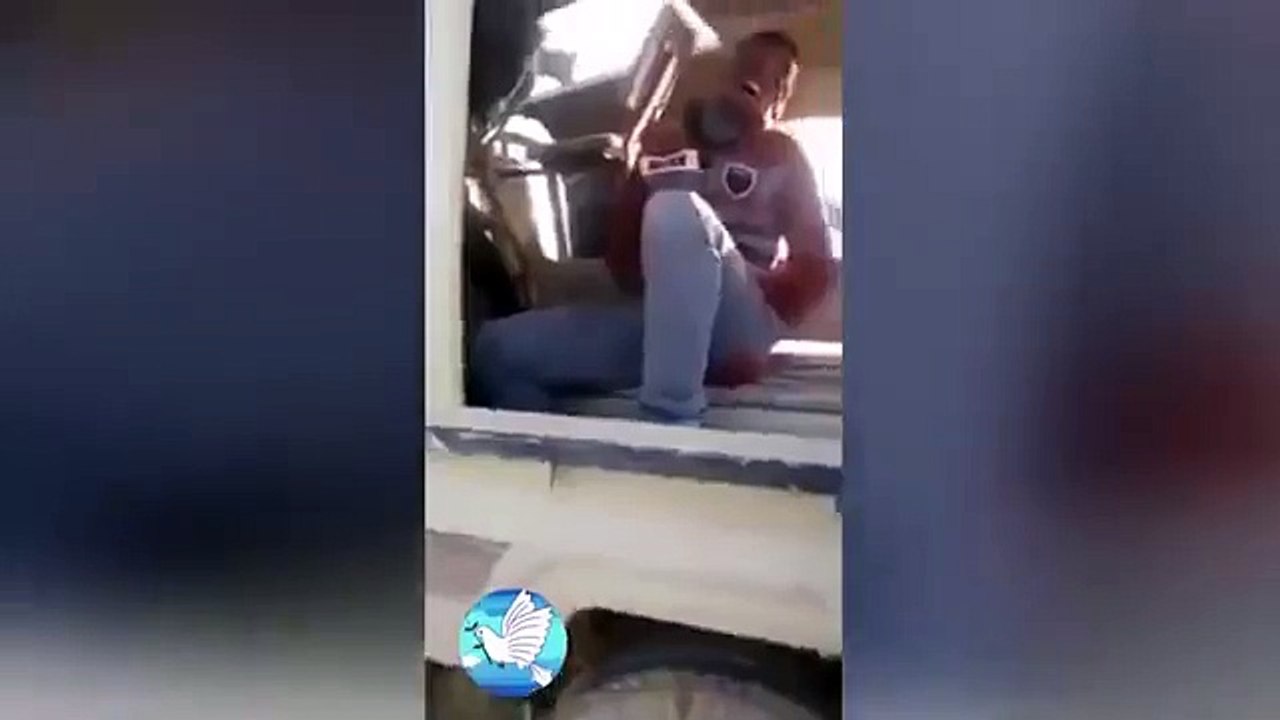 ISIS fighter cries like a baby after being captured by Kurdish Forcesi
