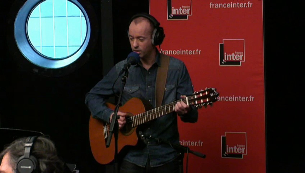 Les mains en l'air, c'est la médecine  : la chanson de Frédéric Fromet