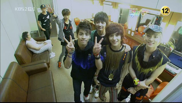 090605 SHINee Waiting Room