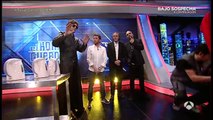 El método definitivo para hinchar las ruedas de tu coche con el Hombre de Negro - El Hormiguero 3.0