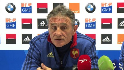XV de France - Novès : "On essaie de construire un groupe"