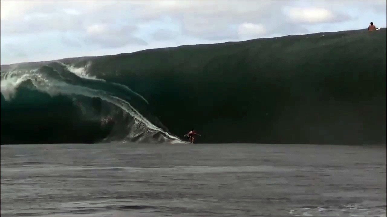 Un surfeur fait un petit tour dans la machine à laver !