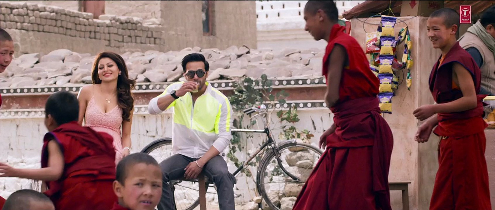 SANAM RE Title Song FULL VIDEO  Pulkit Samrat, Yami Gautam, Urvashi Rautela  Divya Khosla Kumar