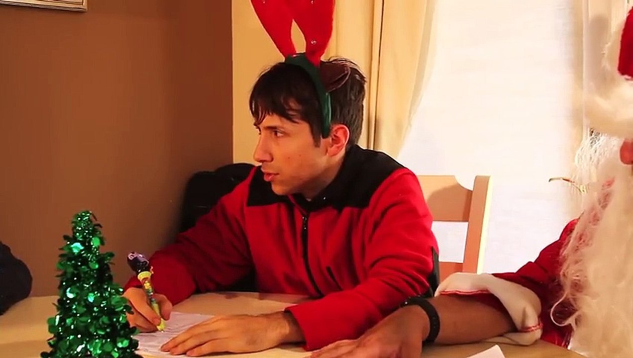 Caesar & Otto's Deadly Xmas (2012) - Trailer (Comedy, Horror)