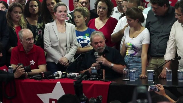 MP de São Paulo pede prisão preventiva de Lula