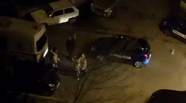 Shperthimi te stadiumi Qemal Stafa KULMI mjeket i bejne foto njeri tjetrit