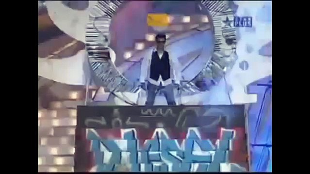 Salman Khan Flying Kiss to Aishwarya Rai at Star Screen Awards Performance 2010 HQ