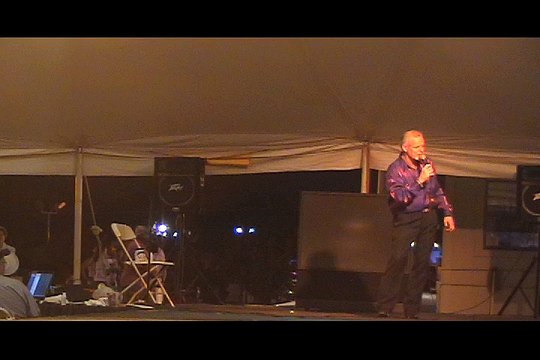 Chris Drummond sings 'Indescribably Blue' Elvis week 2006