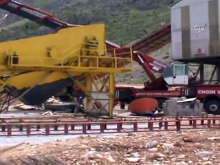 Durdurulan HES'in dinamitlerini meraya gömdüler