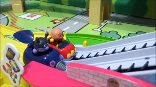 スーパーマリオおもちゃ トミカマリオカート7GOGO!サーキットでマリオ ヨッシー ジャムおじさん,アンパンマン バイキンマン,ゴジラ,しまじろうがレースだよぉ～♪Anpanman