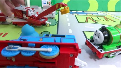 おもちゃ アンパンマンがうんちしたよぉ～♪♪アンパンマンのうんちにトーマスがぶつかっちゃったよぉ～♪♪パーシー　ロッキーたすけてぇ～♪♪ゆうぴょん♪♪42
