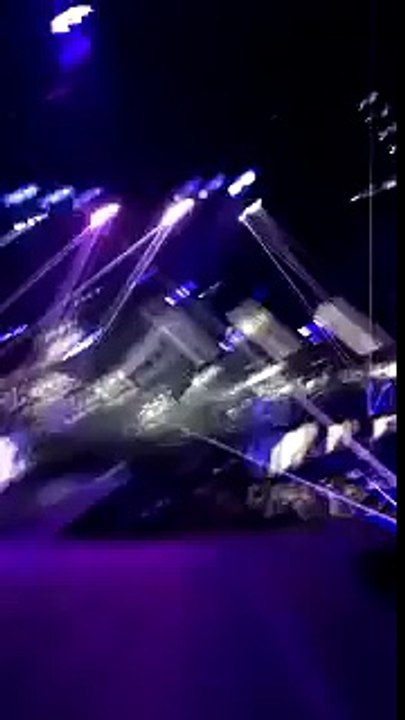 Justin Bieber performing Where Are U Now on Purpose station in Seattle , Washington - (March 09 )