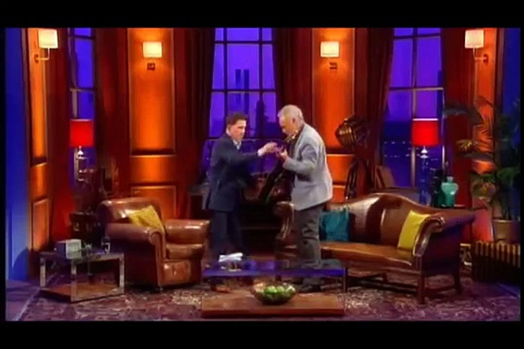 Sir Tom Jones Plays Guitar and sings! Enjoy!
